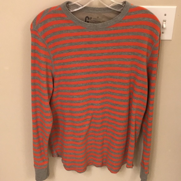 GAP Crewneck Top - Picture 3 of 5